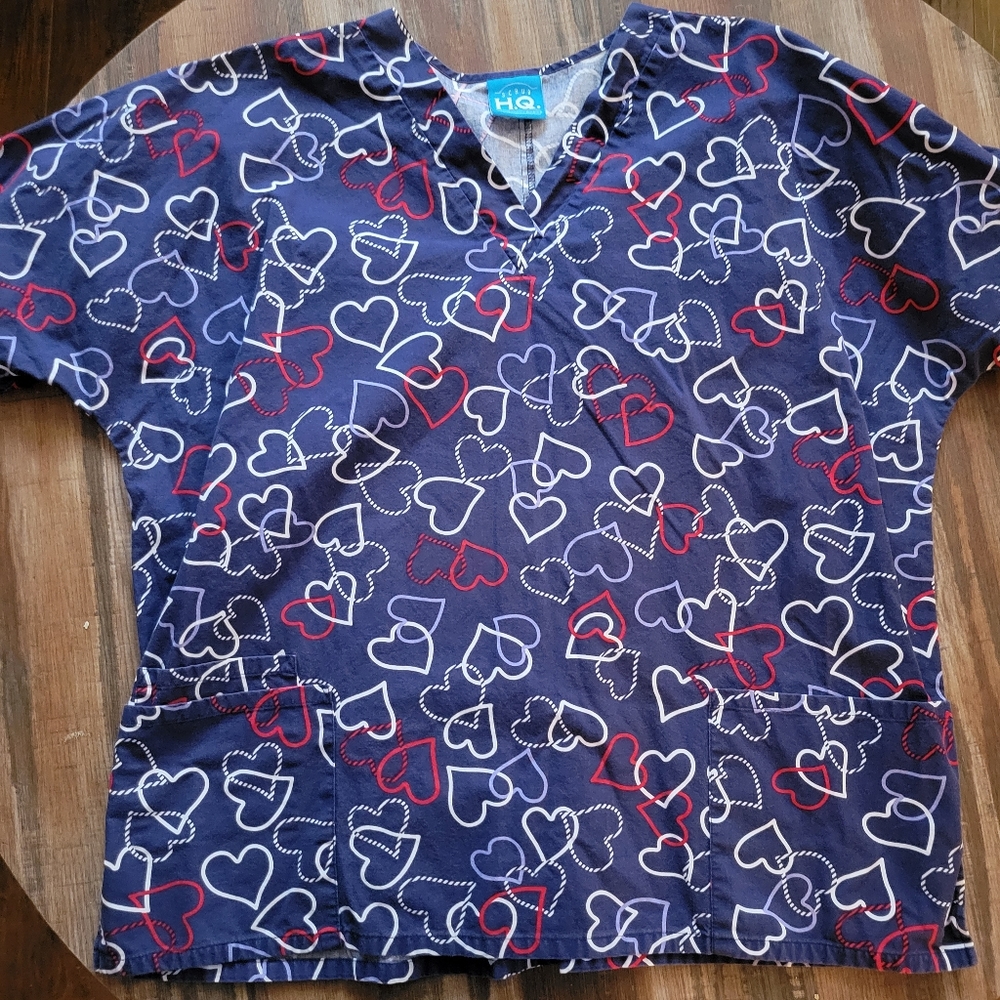 H.Q. Scrubs TOP Navy VALENTINE'S DAY Hearts Sz LARGE